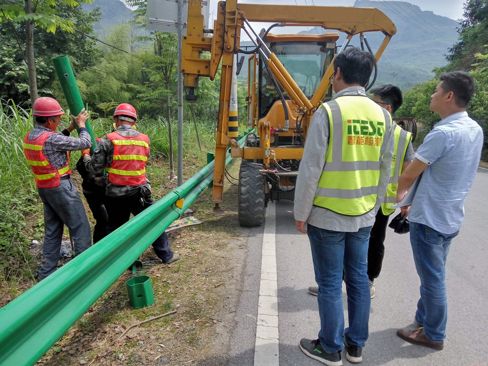公路波形護欄的安裝作業(yè)應該注意的事項